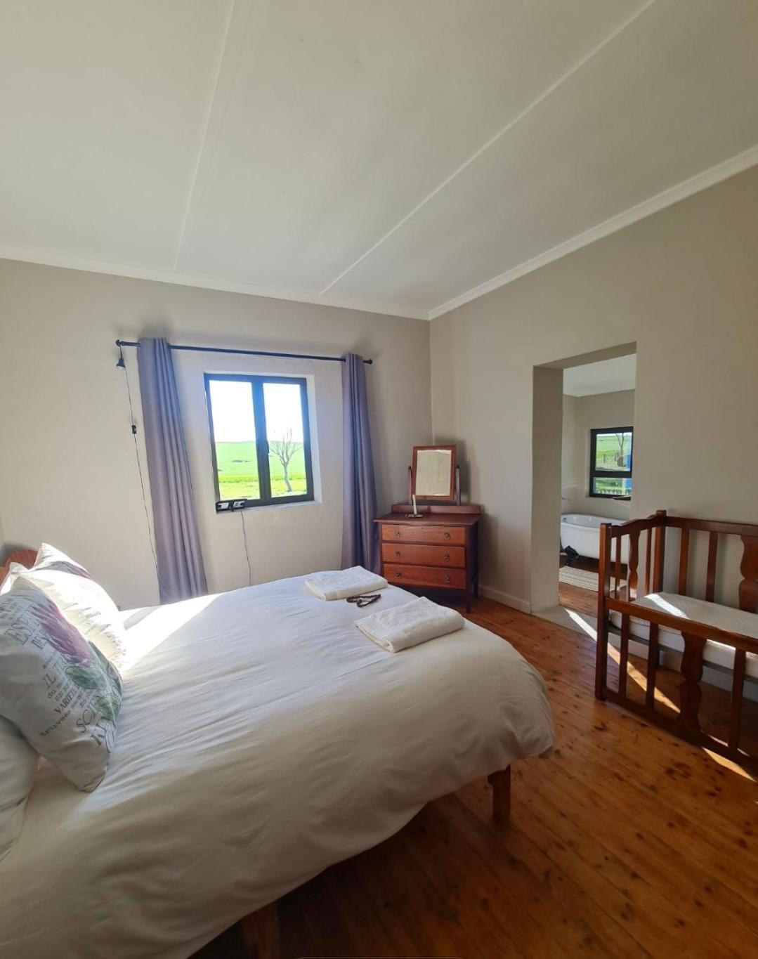 Cloeteskraal Die Blouhuis Farmhouse Retreat With A Hot Tub מראה חיצוני תמונה